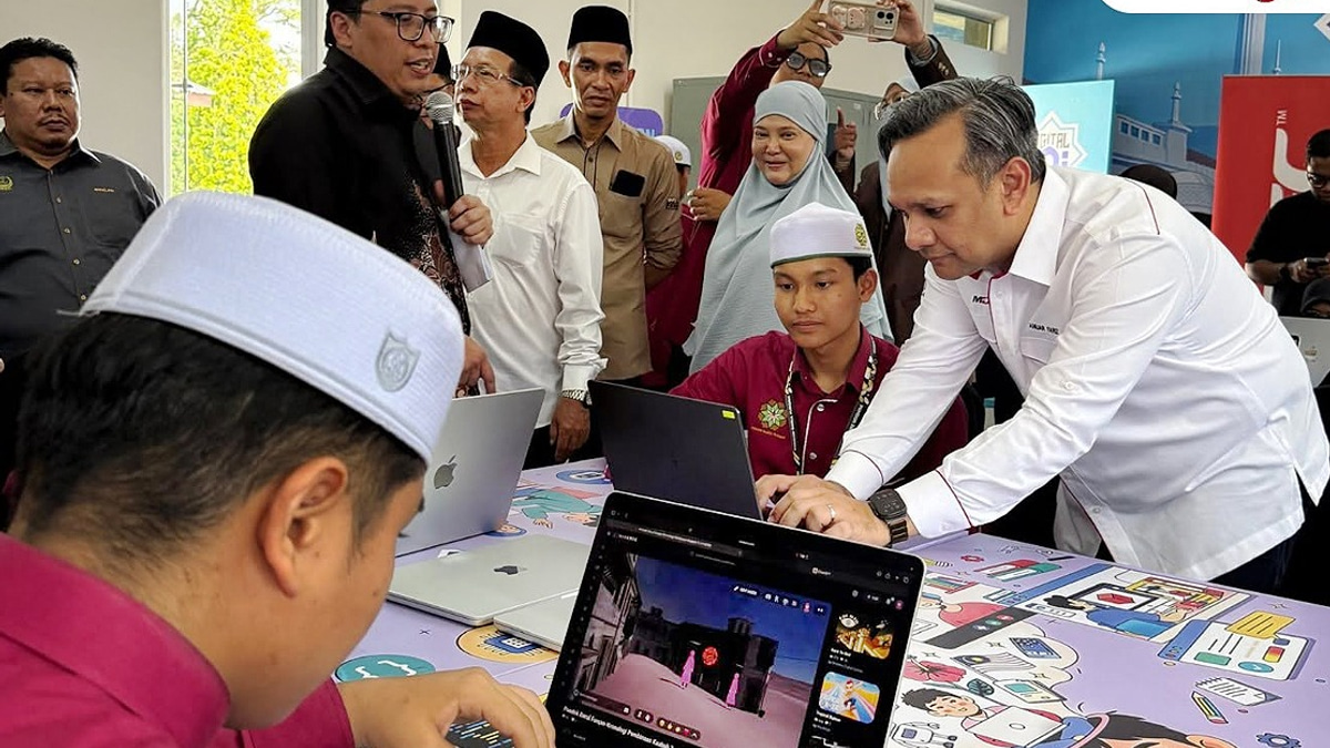 Islamic Boarding School in Ipoh Gets Digital Innovation Hub to Boost Tech Skills