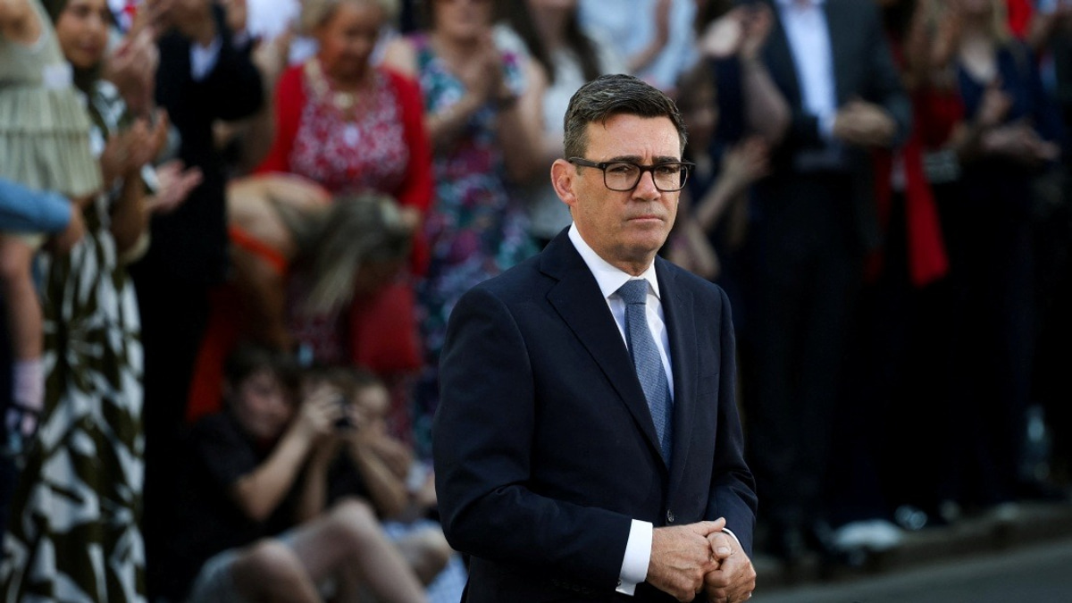 Andy Burnham Sworn in as UK Prime Minister Following Starmer's Resignation