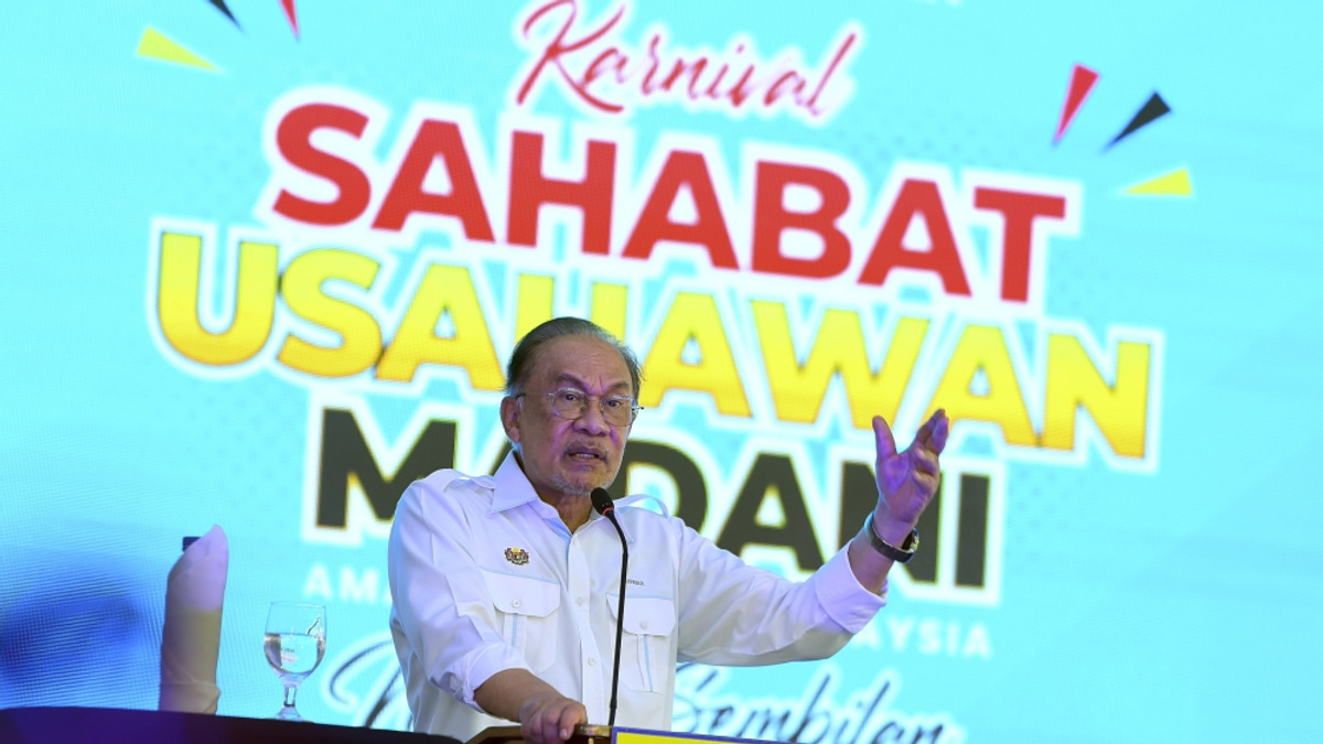 Cabinet Backs Malay and Islamic Initiatives, Anwar Confirms
