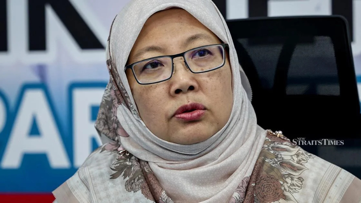 Zaliha Challenges Onn Hafiz Over Conflicting Menteri Besar Demands