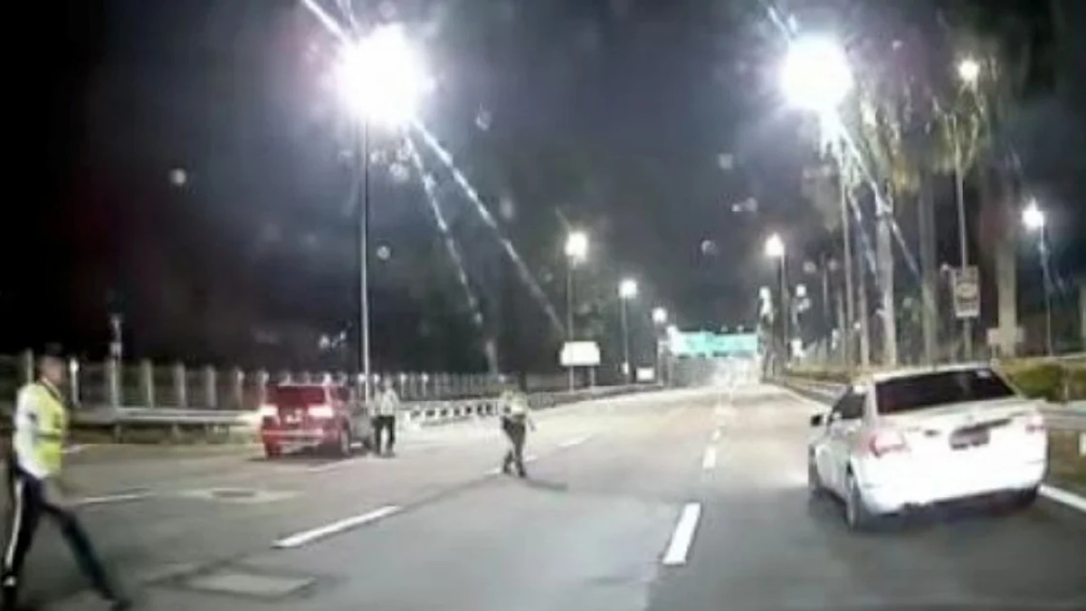 20-year-old detained after crashing through KL police roadblock in viral incident