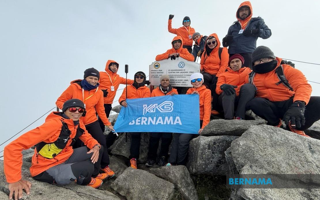 Bernama Team Scales Mount Kinabalu for HAWANA 2026, Targets Two Malaysia Book of Records