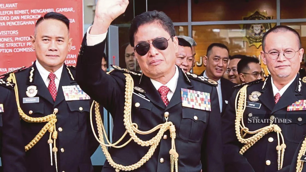 51 NGOs call for royal inquiry into MACC graft allegations involving ex-chief Azam Baki
