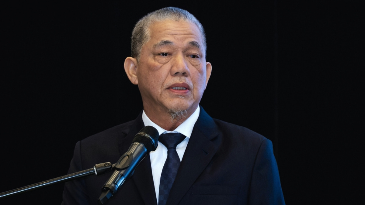 Deputy Prime Minister Fadillah Yusof to Undergo Heart Bypass Surgery at National Heart Institute