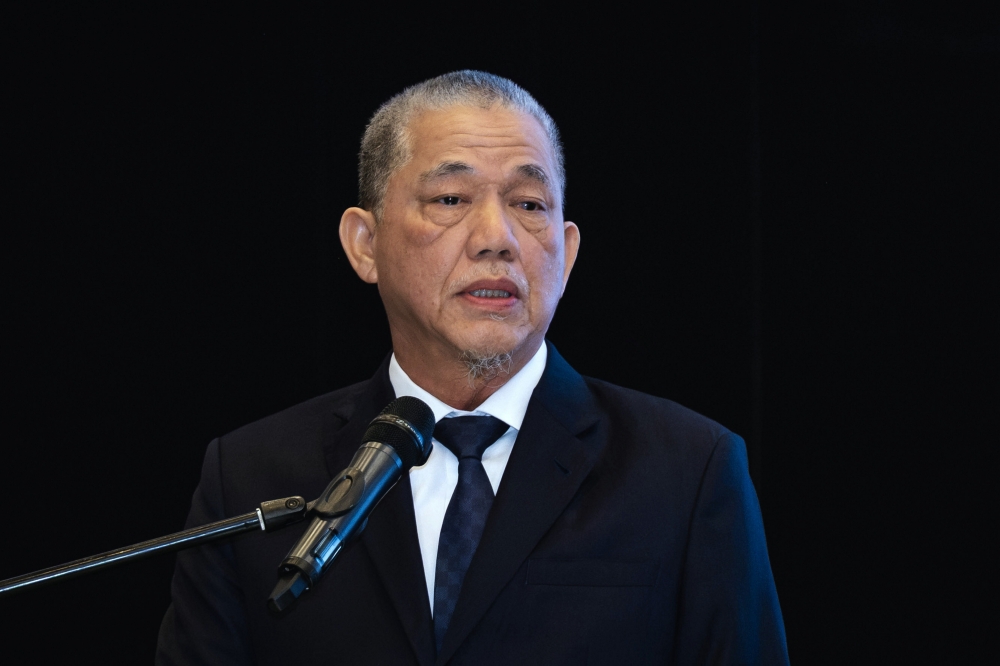 Deputy Prime Minister Fadillah Yusof to Undergo Heart Bypass Surgery at National Heart Institute