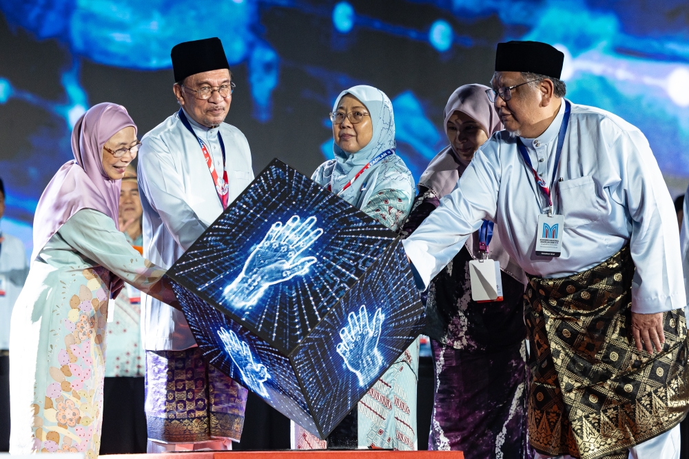 Anwar Defends Madani Allocations: Sabah, Sarawak, Kedah and Kelantan Receive More Funding