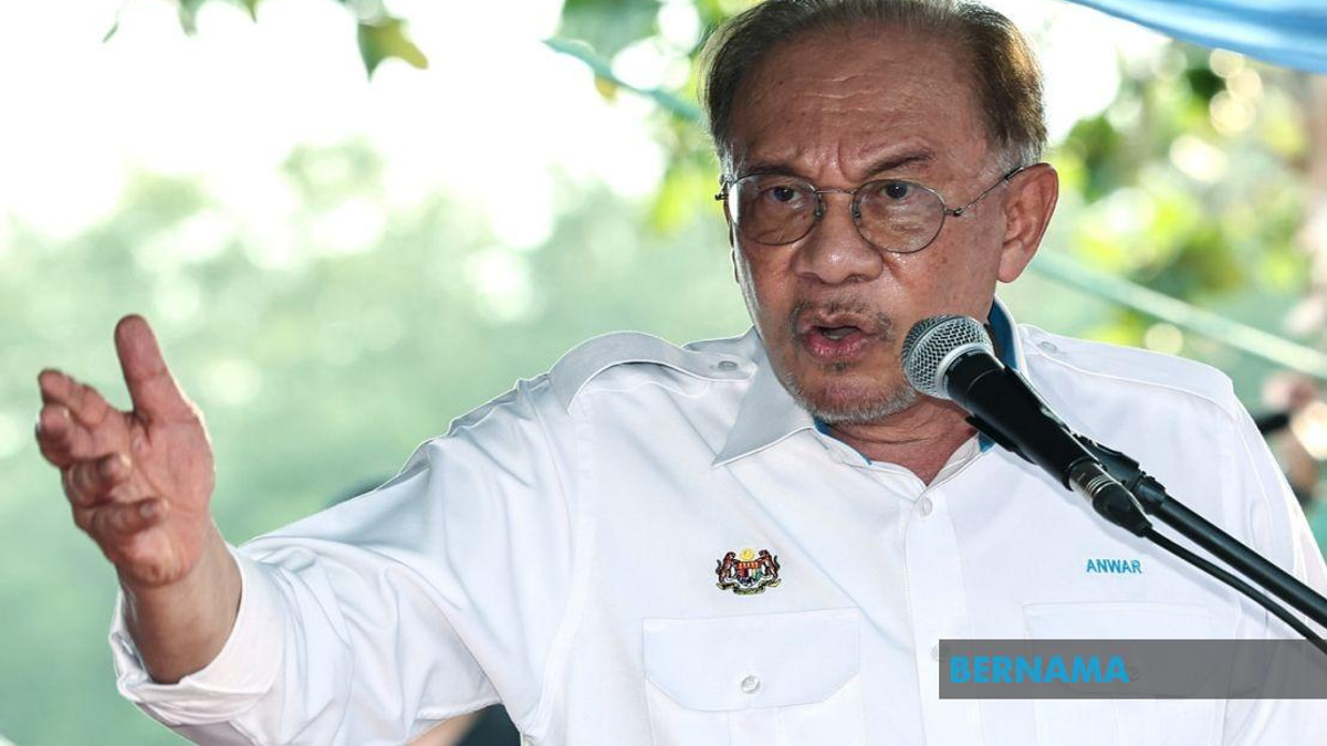Economic Growth Must Benefit All Malaysians, Says PM Anwar