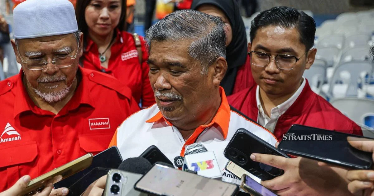 Amanah president attacks PAS over shifting political stances, warns voters against blindly following religious directives