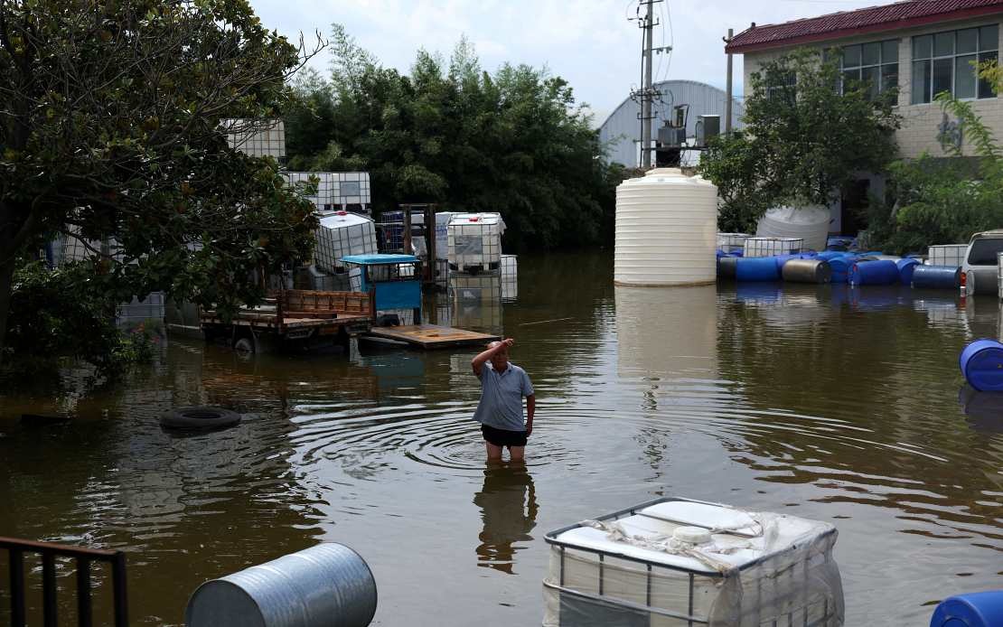 China Mobilises Major Rescue Operation After Levee Collapse in Henan Amid Typhoon Dolphin Flooding