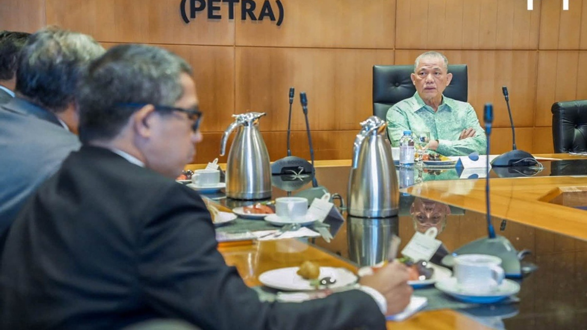Fadillah Urges Malaysian Envoys to Seize Strategic Partnerships and Economic Opportunities