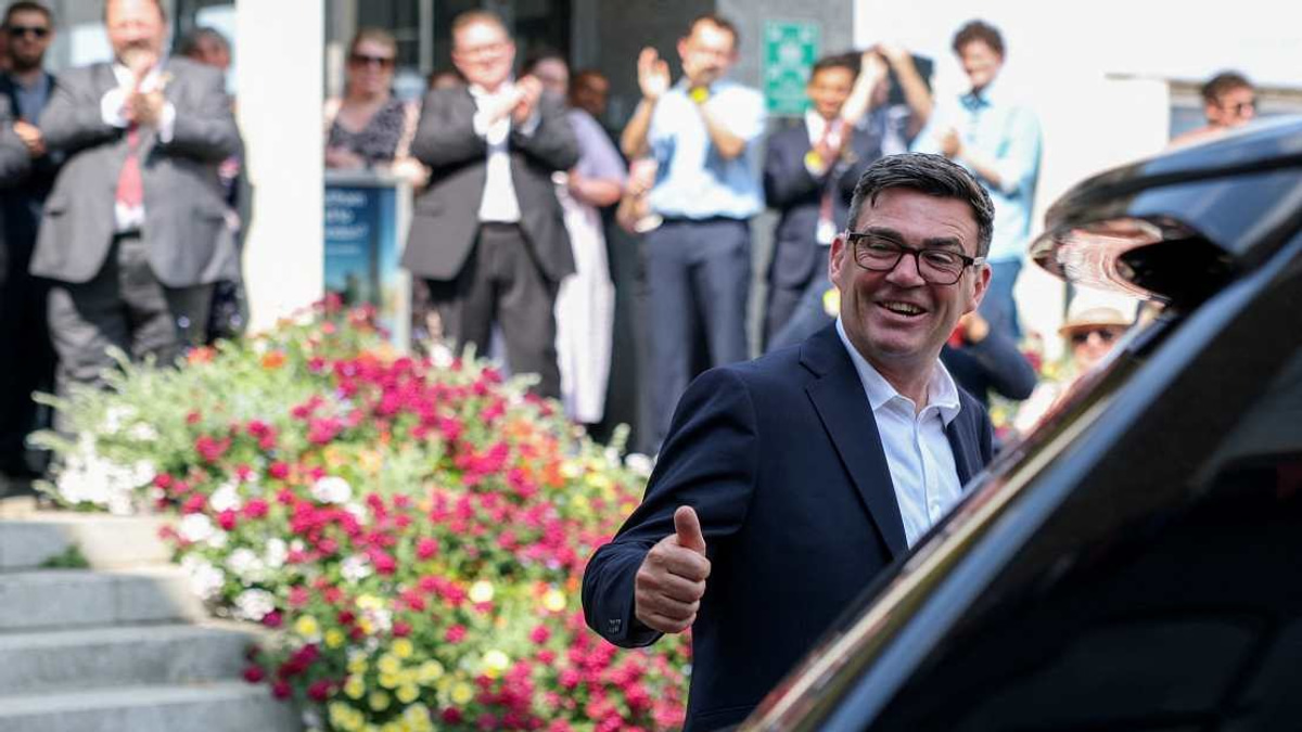Singapore's Wong Extends Hand to New UK PM Burnham, Eyes Regional Cooperation