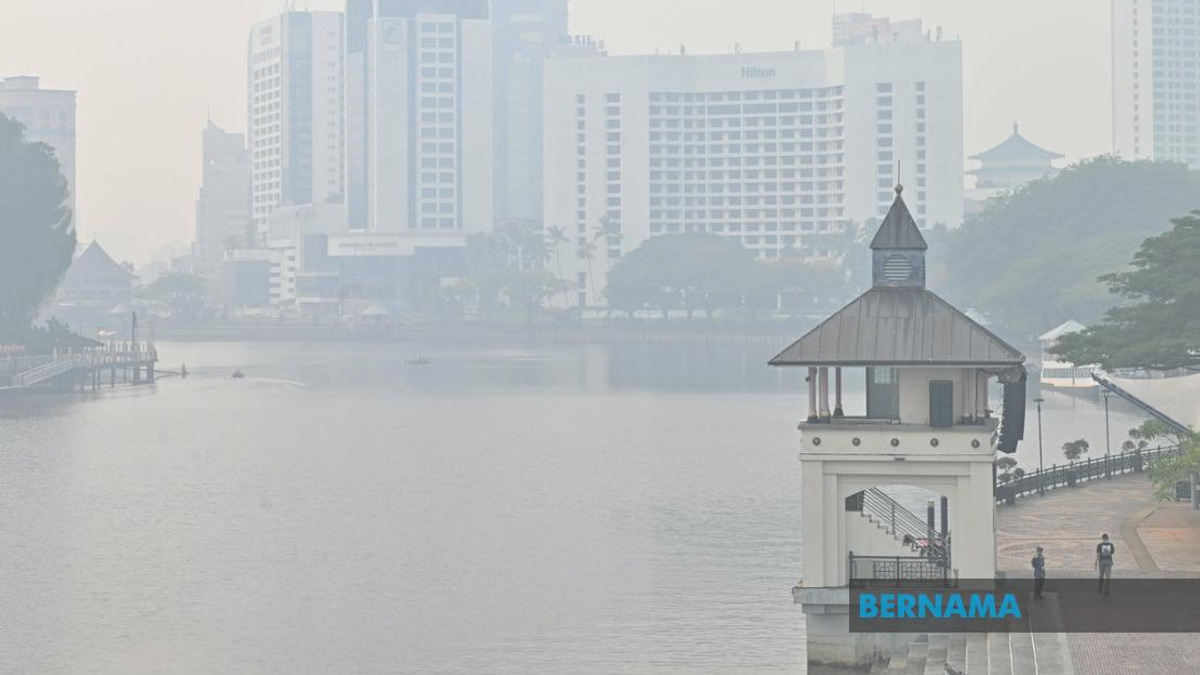 ASEAN Must Overhaul Haze Agreement With Enforceable Action Plan, Says Lee Lam Thye