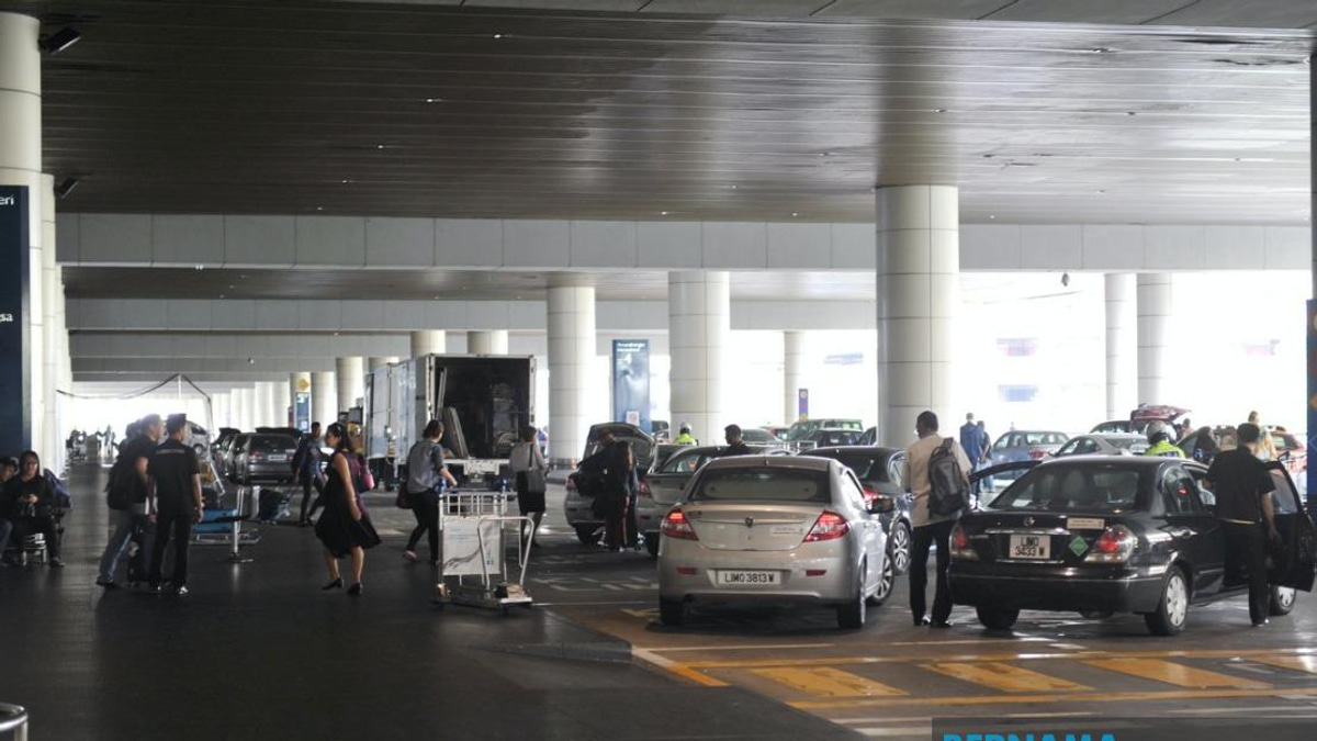 JPJ Ramps Up KLIA Operations To Crack Down On Illegal Airport Touts