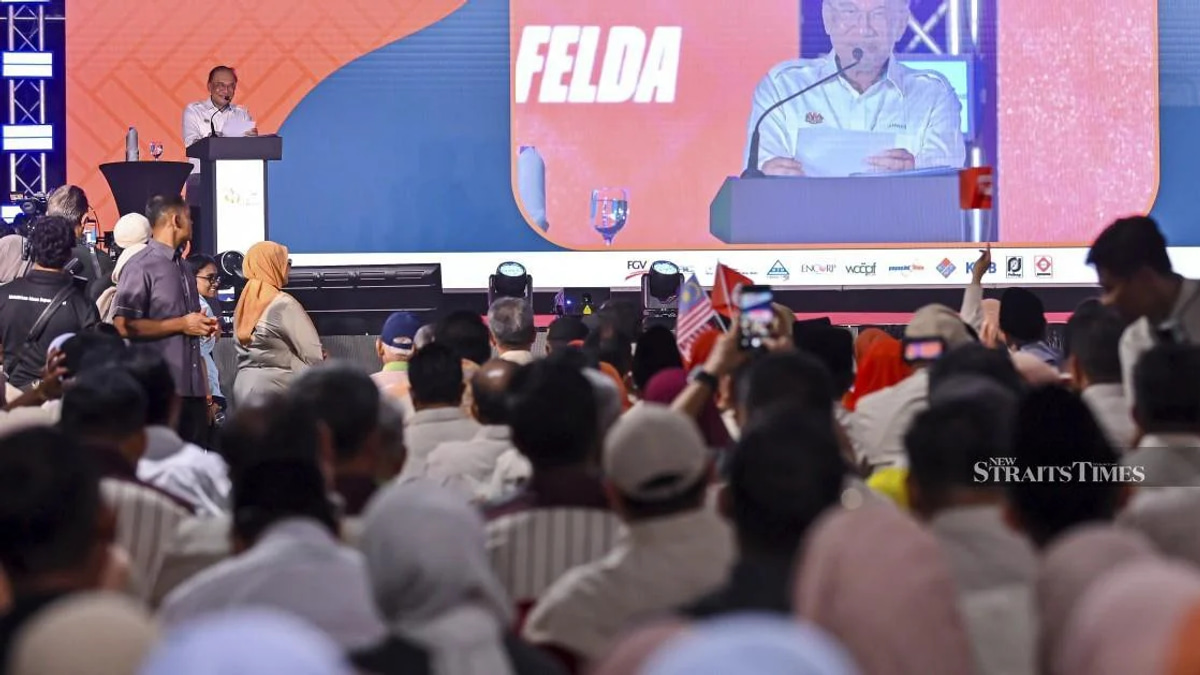 Anwar Issues Fresh Warning to Felda as Settlement Scheme Grapples with RM980 Million Debt