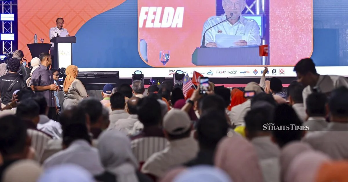 Anwar Issues Fresh Warning to Felda as Settlement Scheme Grapples with RM980 Million Debt