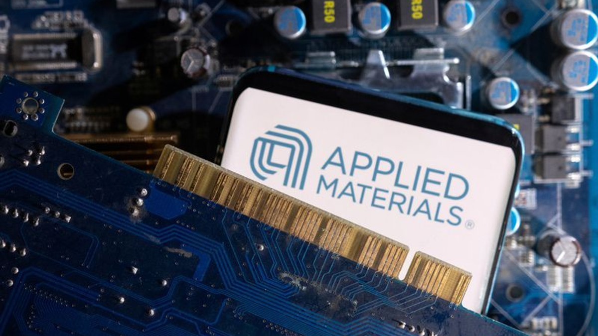 Applied Materials Shares Slip Despite Upbeat Outlook as Investors Demand Stronger Growth Momentum