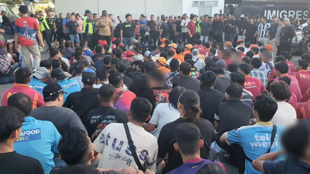 Immigration crackdown nets 226 migrants in Johor; smuggling ring exposed after four-year operation