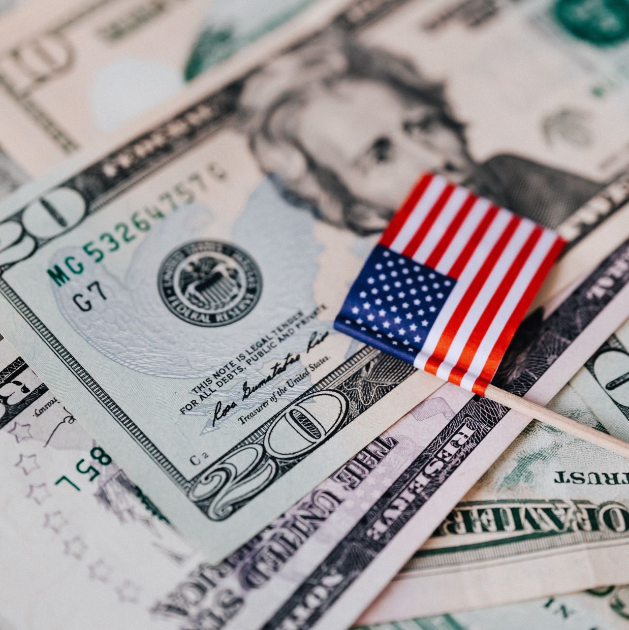 Dollar surges to 14-month peak as Fed rate-hike bets intensify; yen approaches 40-year weakness