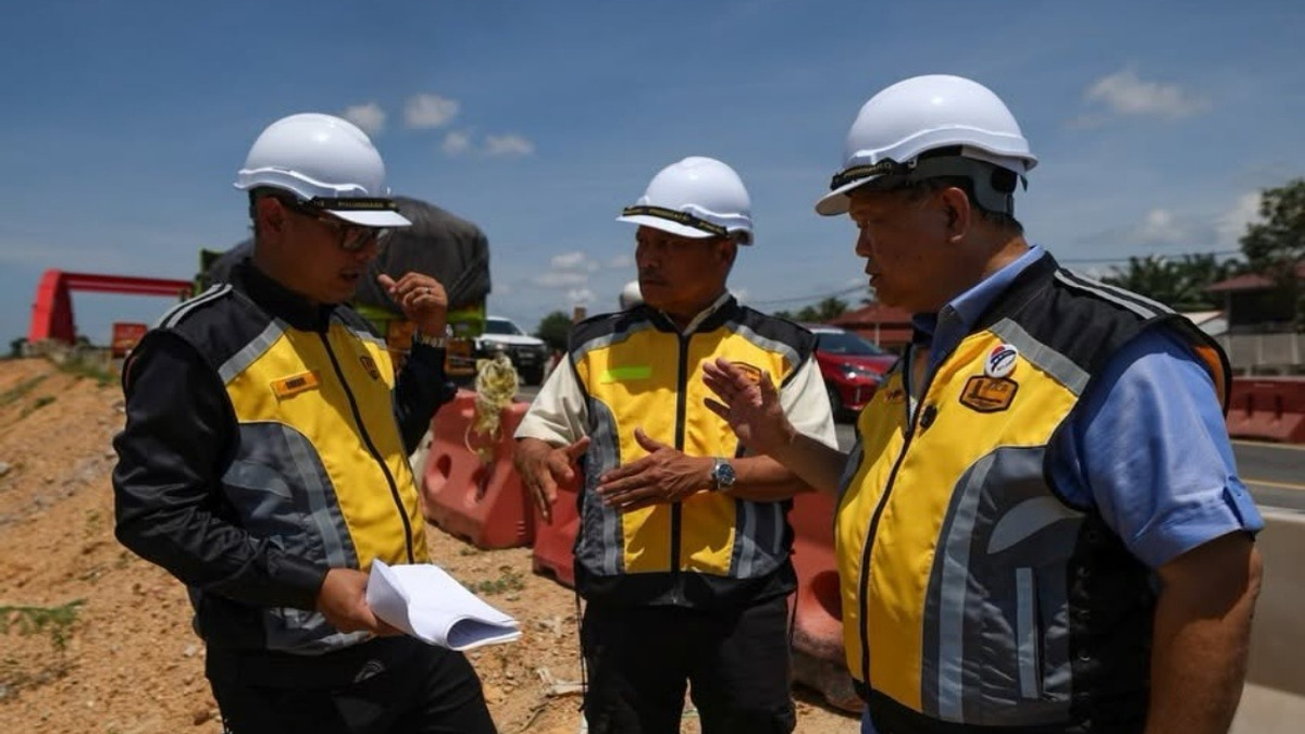 Works Minister Orders Acceleration of Sungai Durian Bridge Project After Six Extensions