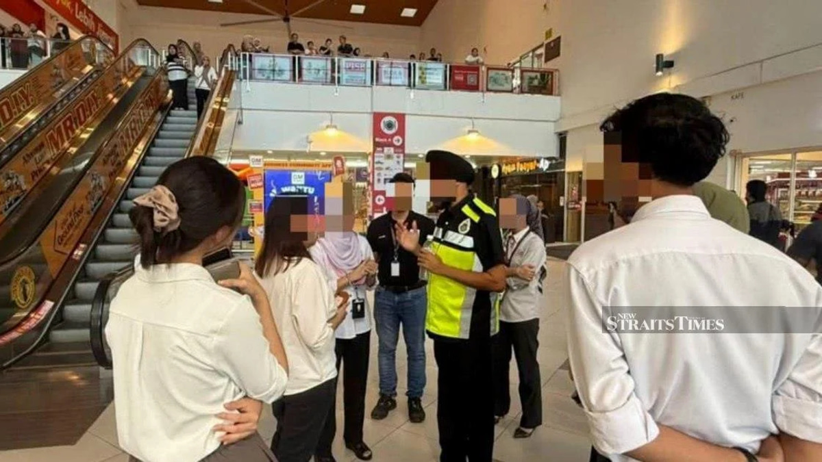 86 undocumented migrants arrested in crackdown at Klang shopping mall