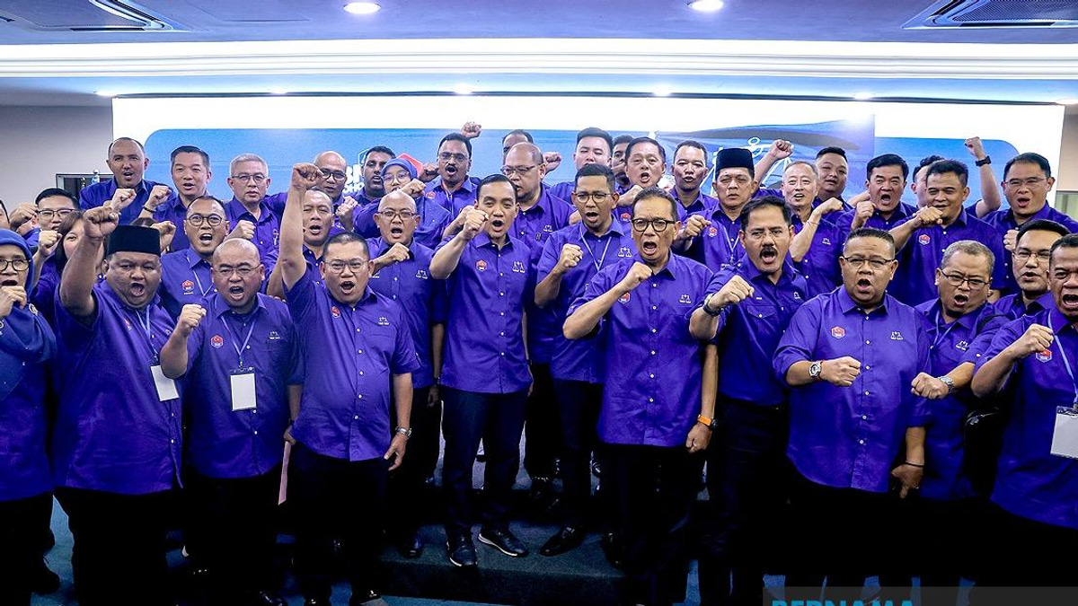 Adham Baba Returns to Contest Pasir Raja as BN Unveils Full Johor Slate