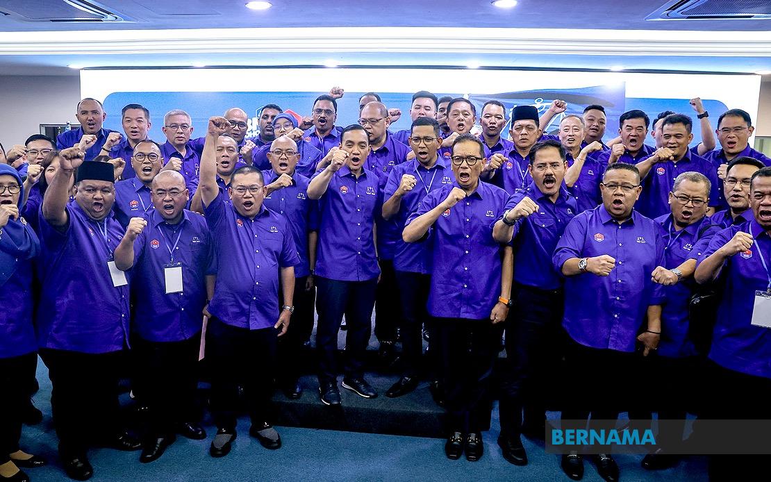 Adham Baba Returns to Contest Pasir Raja as BN Unveils Full Johor Slate