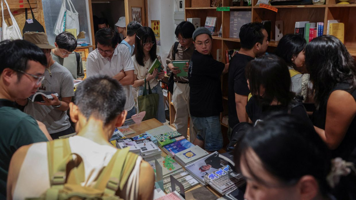 Hong Kong's Independent Bookstores Face Extinction as Security Crackdown Deepens