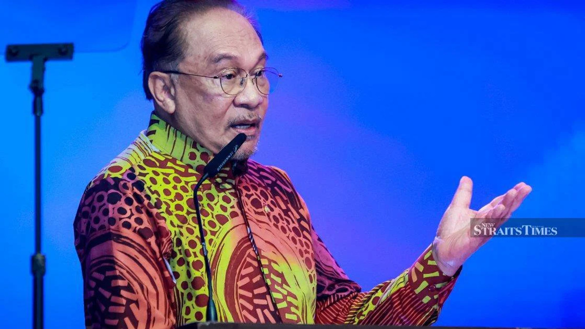 Anwar Condemns Double Standards in International Law, Points to Norway Missile Dispute