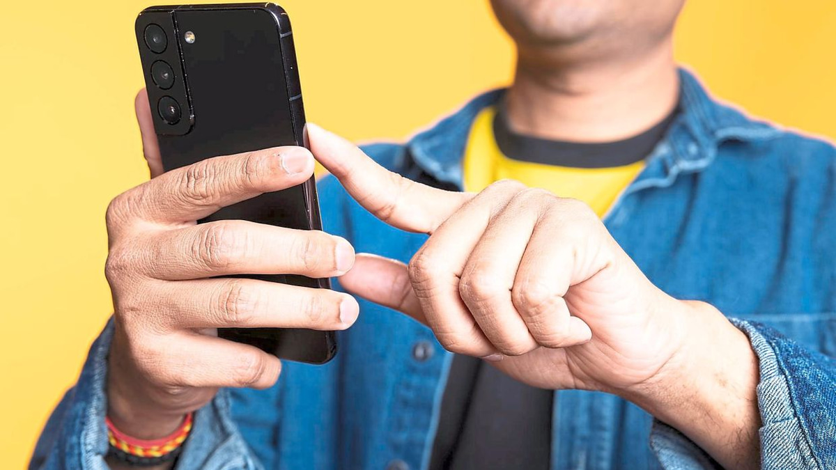 Malaysia's Data Protection Agency Investigates Unauthorised Disclosure of Telecoms Customer Details