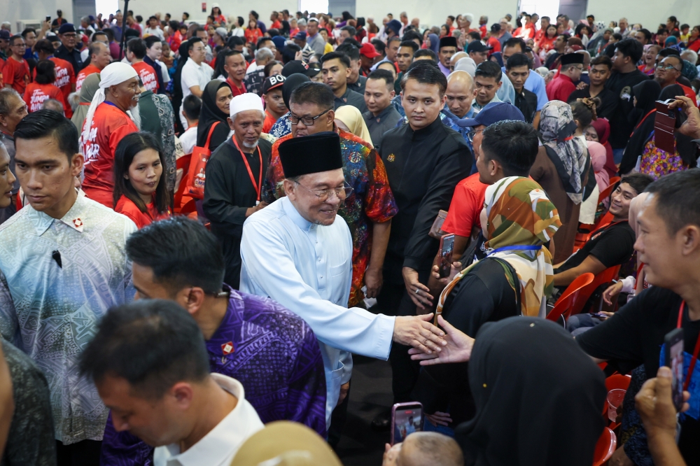 Anwar Ibrahim Undergoes Scheduled Medical Observation at Private Hospital