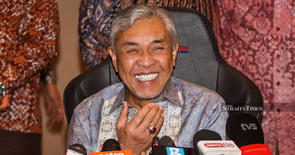 Zahid Counters PM's Unity Message With Poetic Pantun on Leadership Resilience