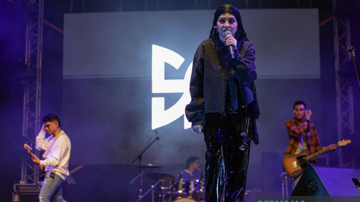RIUH Pi HAWANA Concert Draws Enthusiastic Crowds to Butterworth Venue