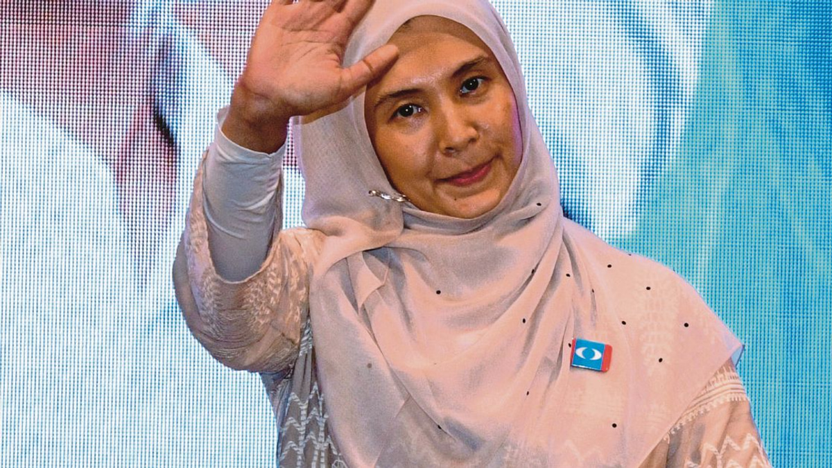 PKR leadership blindsided by Nurul Izzah's surprise resignation as deputy president