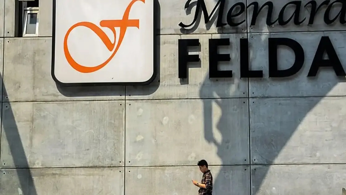Anwar Points to Mismanagement and Political Interference as Root Cause of Felda's Nearly RM10 Billion Loss