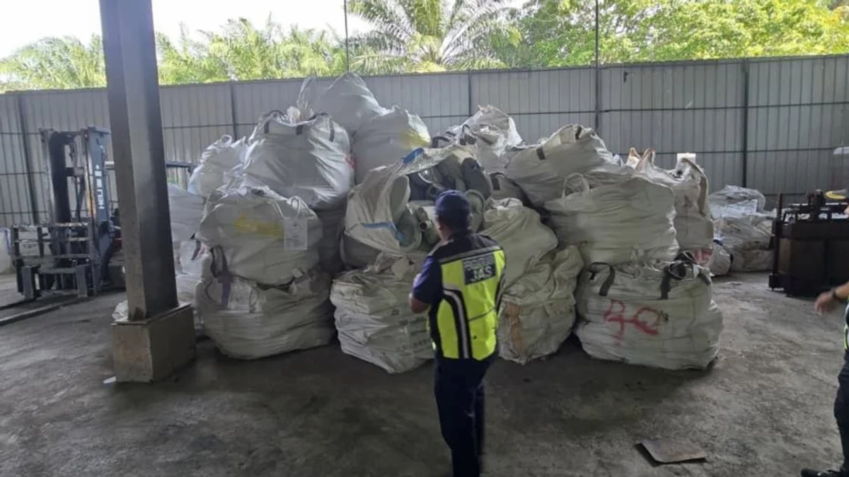 RM6.4mil e-waste haul in Kuantan: police detain factory manager