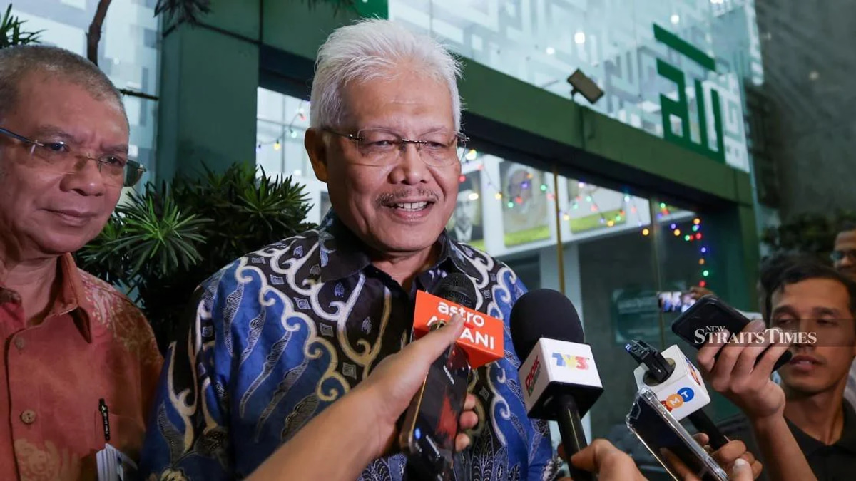 Hamzah Returns to Opposition Leader's Seat as Bersatu Shift Signals Parliamentary Realignment