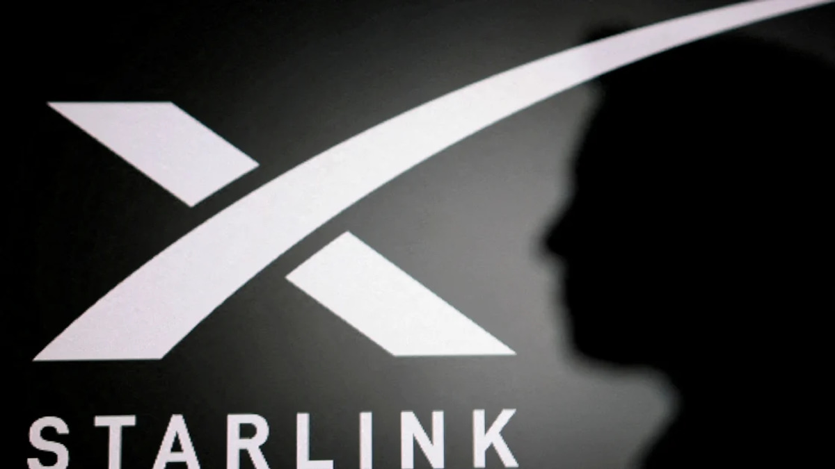 Israel Smuggled Starlink Devices into Iran for Protesters, Former PM Admits