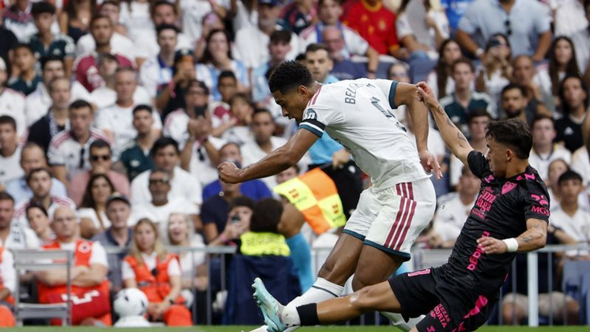 Real Madrid sweep past Malaga 4-0 to extend unbeaten run at top of LaLiga