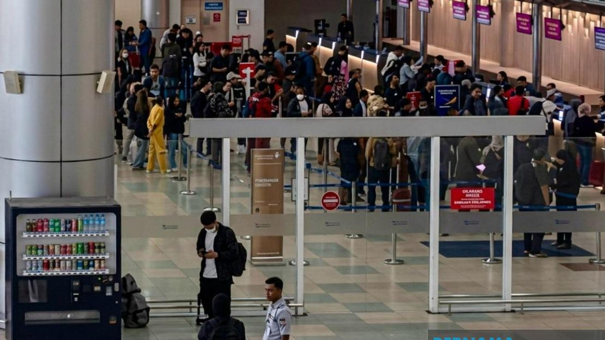Labuan Airport Runway Closed After Bomb Discovery, Flights Disrupted