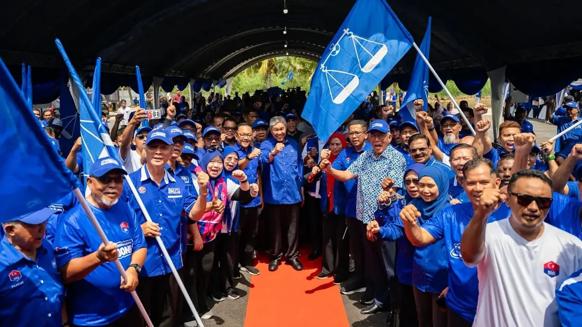 Zahid Banks on PAS Voter Switch to Secure 56 BN Seats