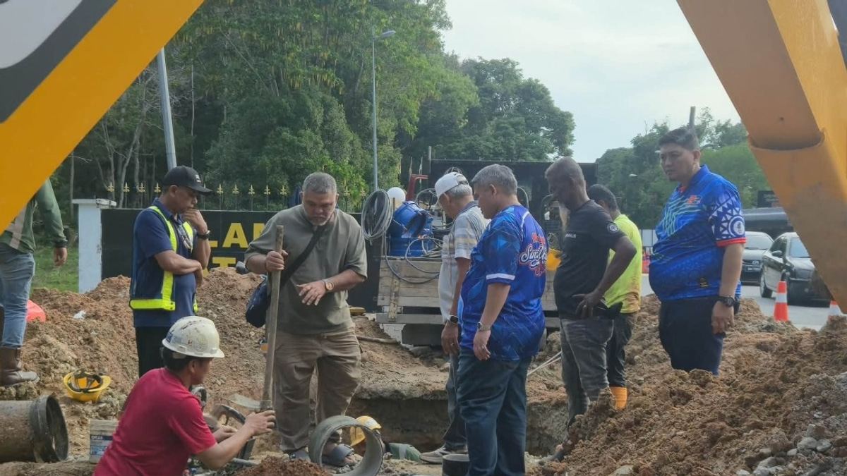 Melaka Proposes Temporary Water Tank for Kem Terendak as Pipe Burst Leaves 2,000 Without Supply