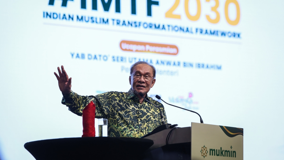 Anwar Sets One-Month Deadline for Streamlining Foreign Worker Approvals in Food Service Sector