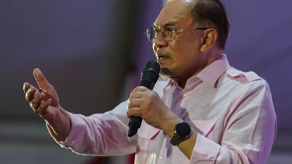 Anwar Clarifies Development Funds Are For Community Benefit, Not Political Gain