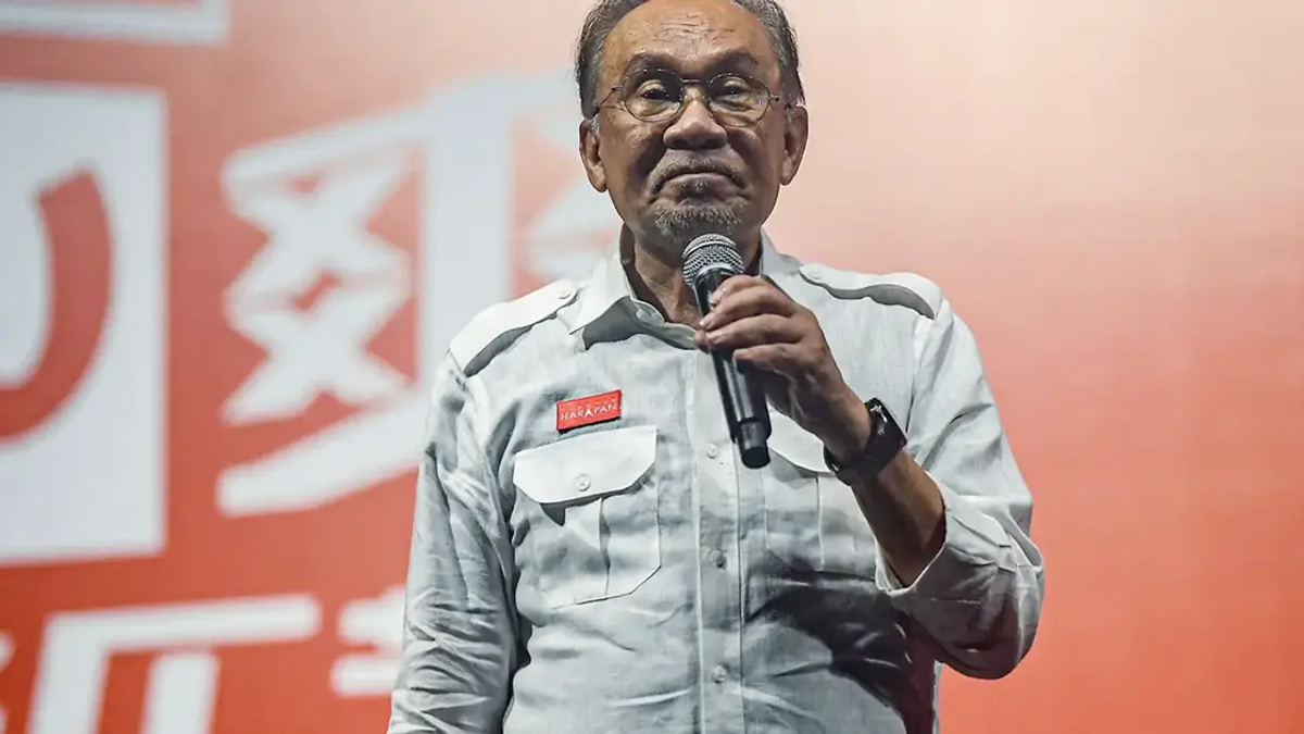 Anwar Calls for Unity After Barisan's Johor Victory, Urges PKM Candidates to Serve On