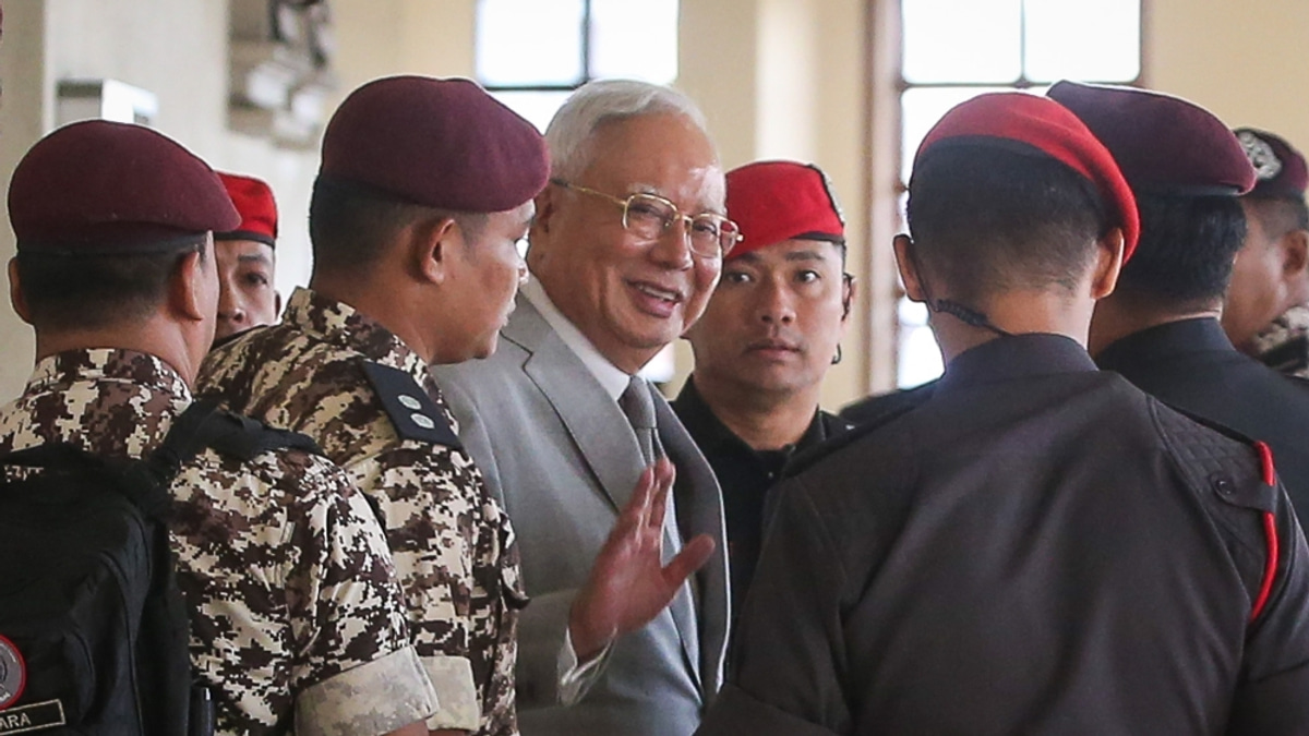 Najib Razak to Undergo Heart Procedure at Serdang Hospital