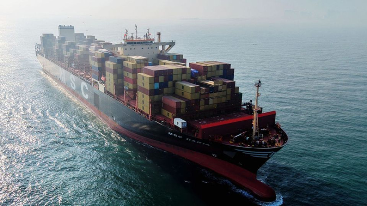 US targets 10 Chinese shipping firms in fresh Iranian oil sanctions push