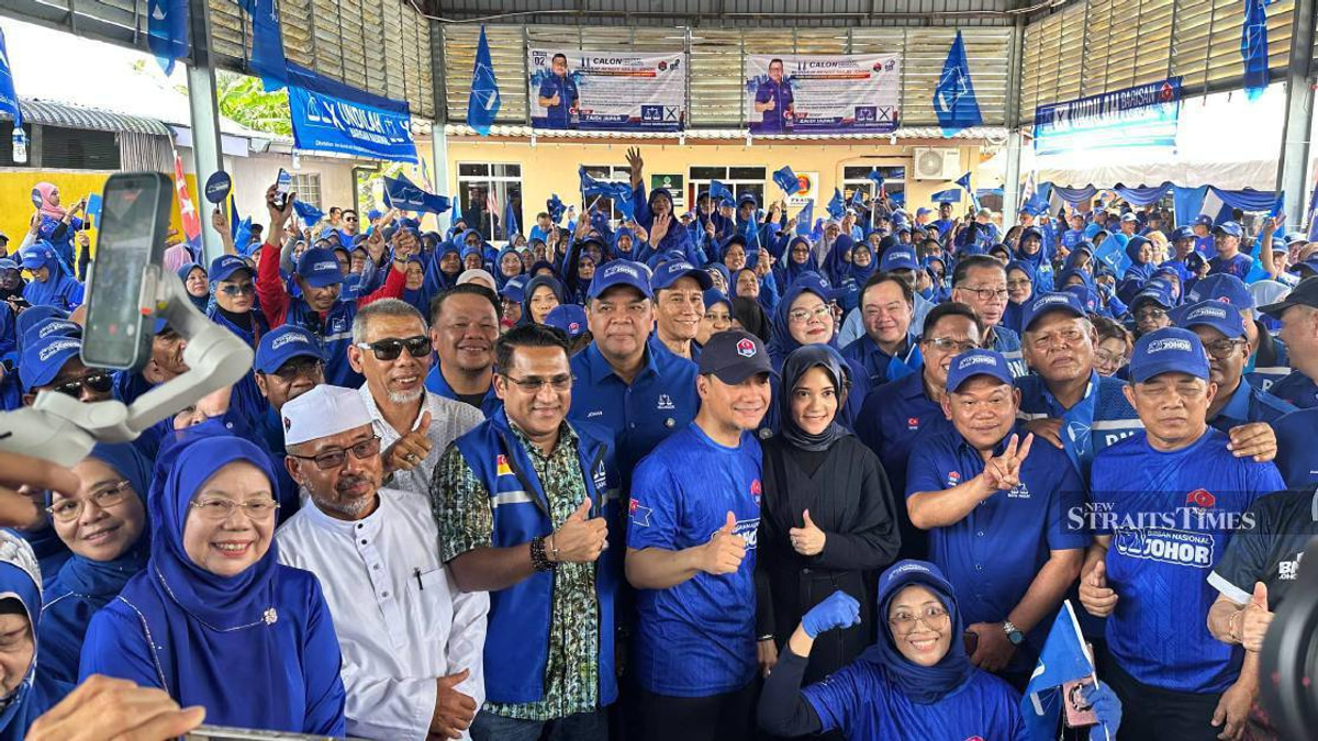 PAS Division Chiefs Show Up at BN Gathering in Batu Pahat, Signalling Deeper Umno Cooperation