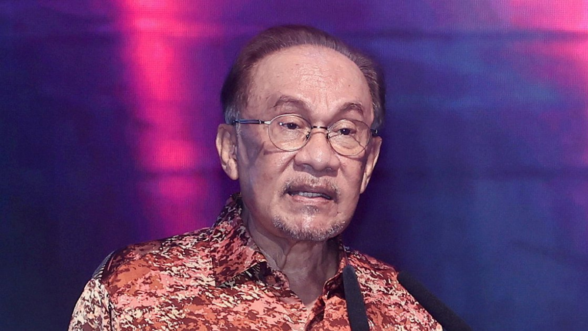Anwar Condemns Israeli E1 Settlement Tender, Warns of Palestinian State Threat