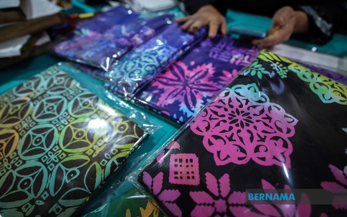 Johor Batik Carves Out Niche With Local Motifs, Heritage Elements