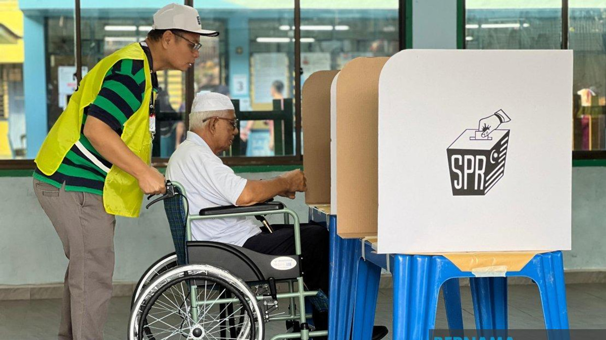 Johor Election: 1,076 Polling Centres Begin Voting as 2.7 Million Cast Ballots